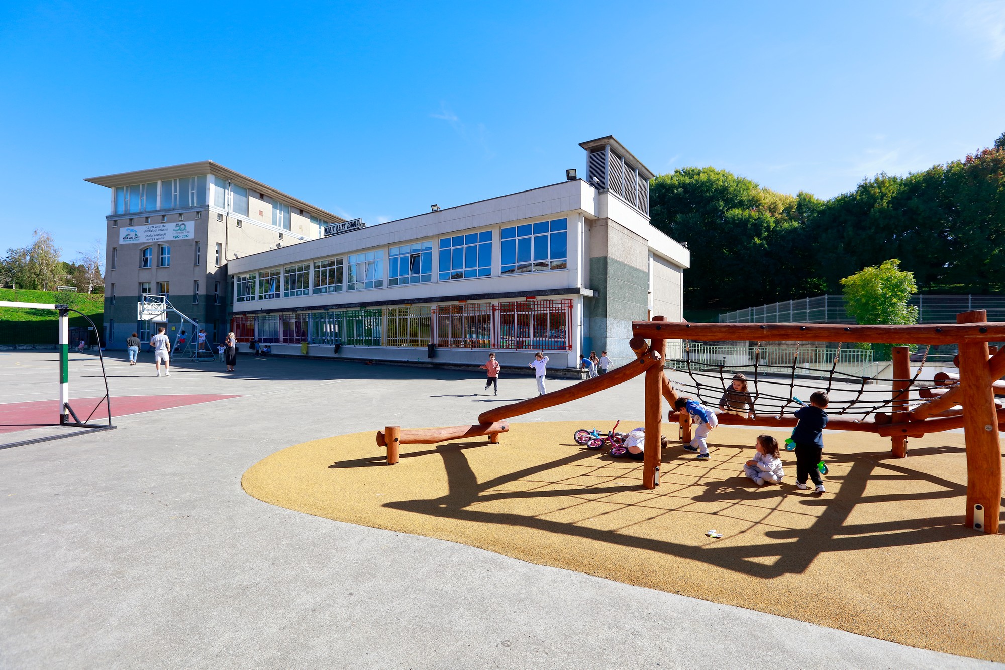 Maria Reina Eskola es un centro educativo en el barrio de Egia en Donostia - San Sebastián