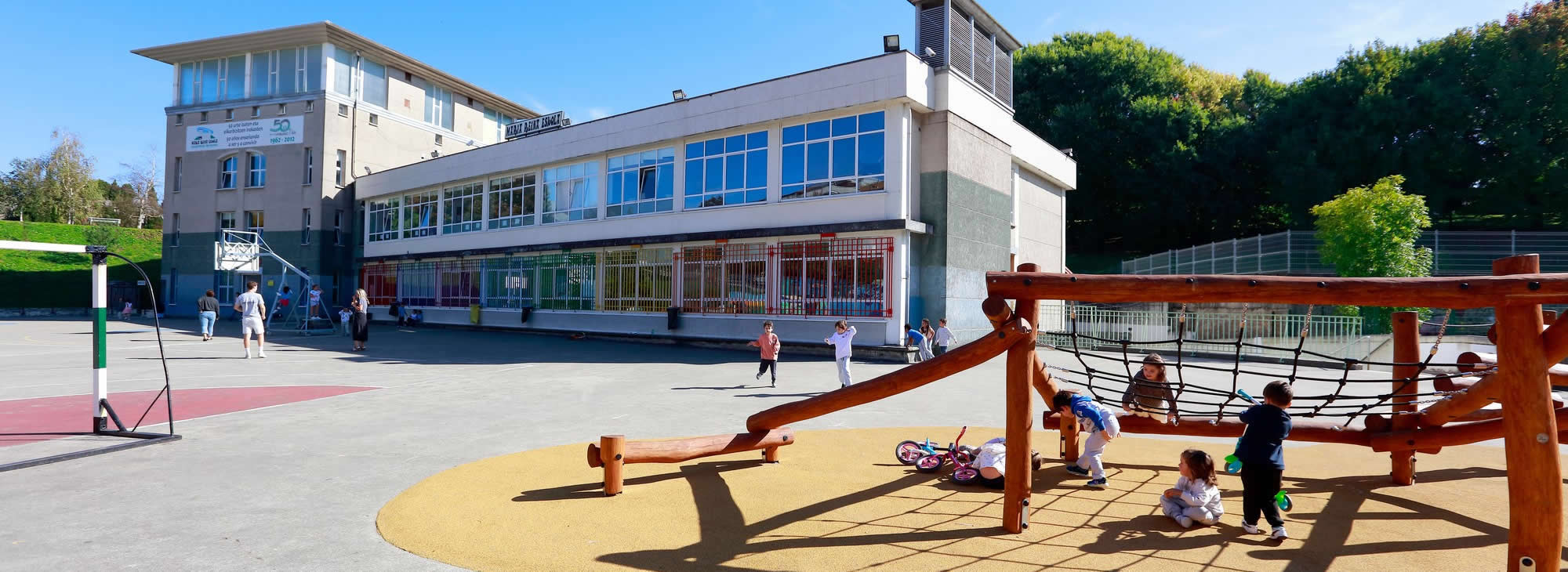 Maria Reina Eskola, centro educativo en Donostia San Sebastián, en el barrio de Egia
